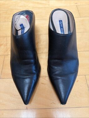 Stuart Weitzman Black Pointed-Toe Leather Mule Booties